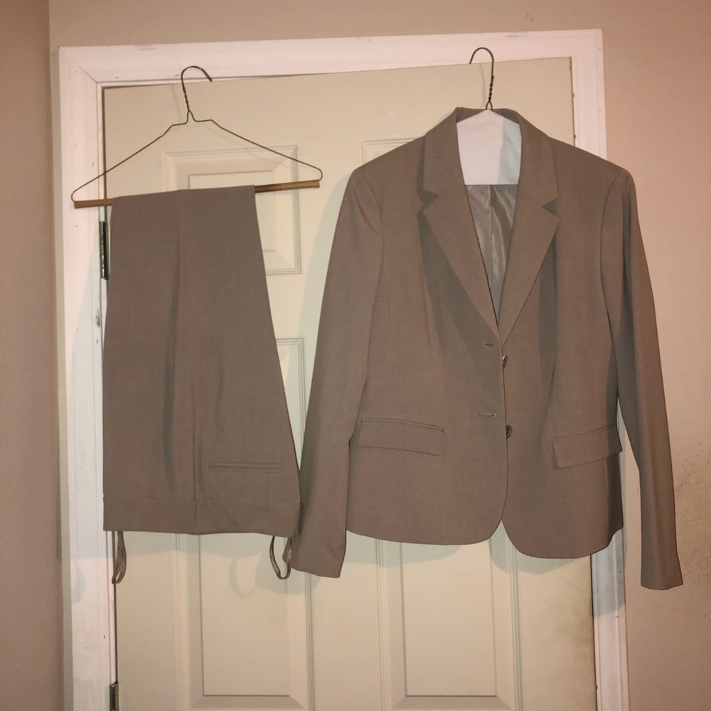 Nine West Crepe textured pants! (Creek) Color